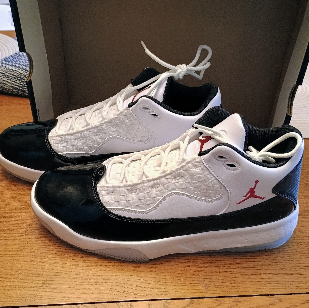 New Nike Jordan Max Aura 2 Sneakers Shoes Mens Size 11 - Picture 3 of 6